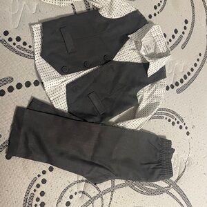 Children's Place Gray Vest and Pants Set with Polka Dot Shirt